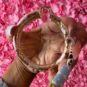 Gold Scalloped Hoop Earrings - Women Jewelry